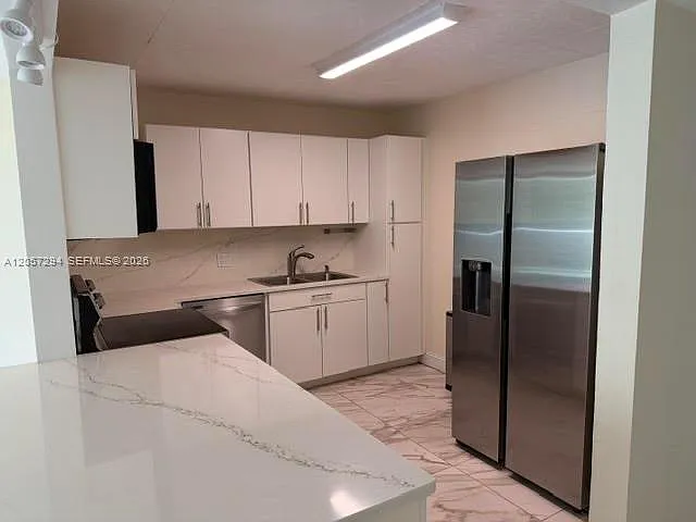 Admirals Port Condo West — Photo 4