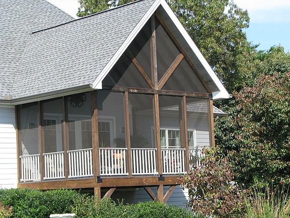 4th image of 559 Mountain Crest Ln