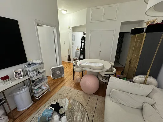 Rented by Joe Gotham LTD | media 2