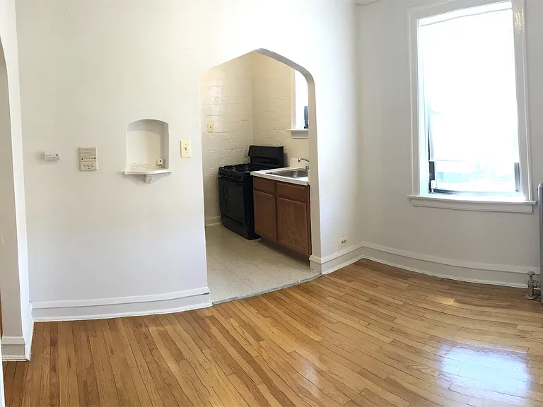 10740 S Calumet Ave #2N — Photo 2