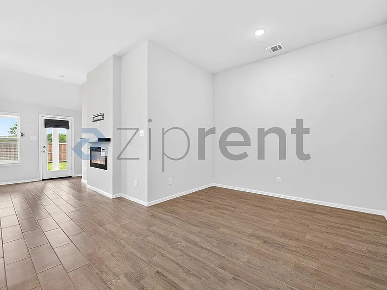 2608 Rambling Rd — Photo 10