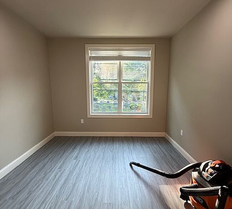 4th image of 247 Washington Ave #24