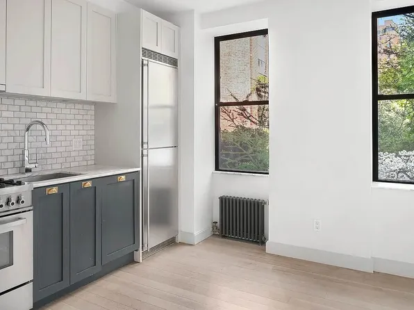 56 West 11th Street image 1 of 10