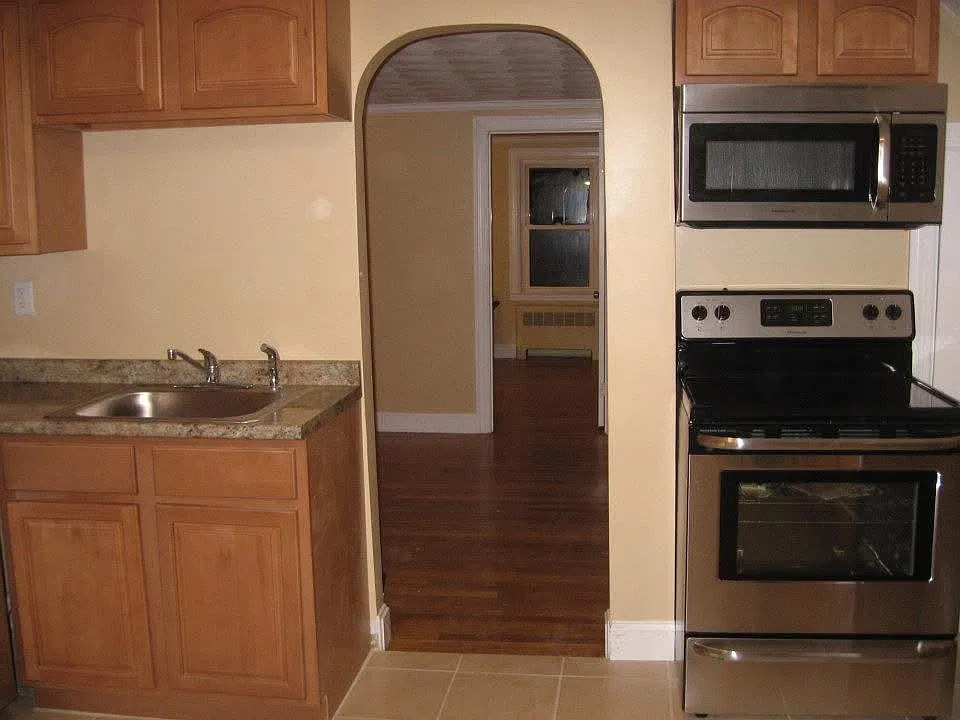 1 bed, 936 sqft, $1,600 — Photo 3