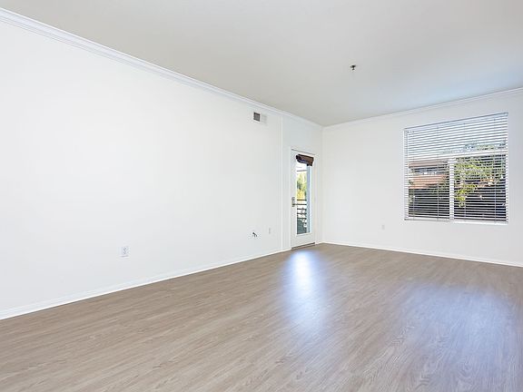 3rd image of 1642 7th Ave Unit 328