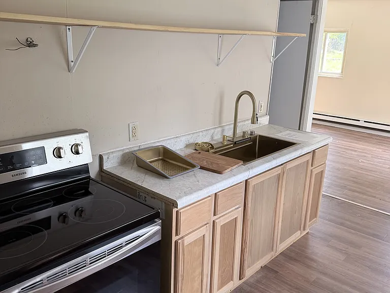 2440 Ulrich Ave — Photo 2