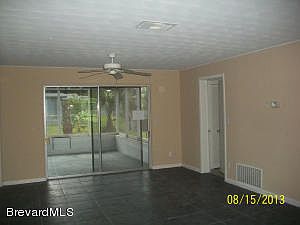 3rd image of 890 Hillcrest Ave