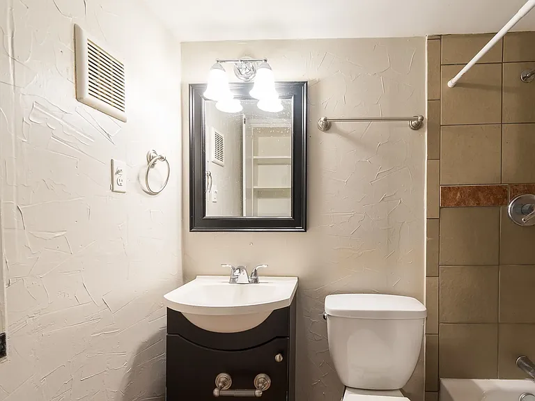 1505 W Lovers Ln #3 — Photo 11