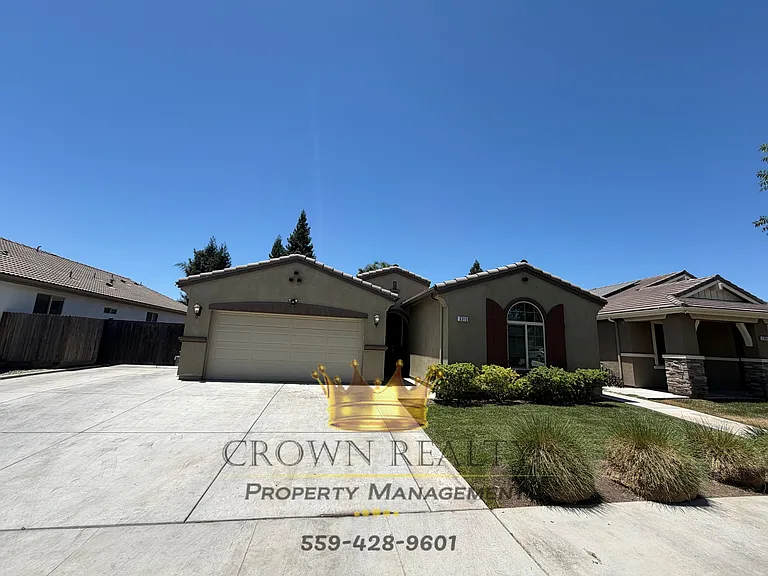 3315 S Meadowbrook St — Photo 2