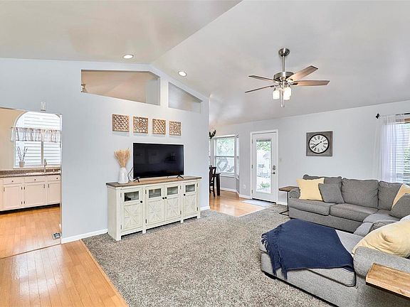 4th image of 9334 Southtowne Farms Dr