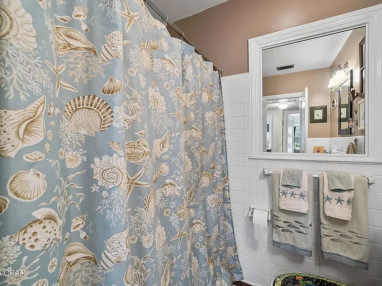 321 S Bonita Ave — Photo 14