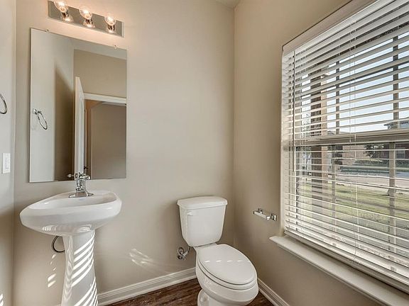 2nd image of 311 Harvey Ct