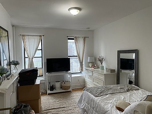 3rd image of 647 2nd Ave APT 3C