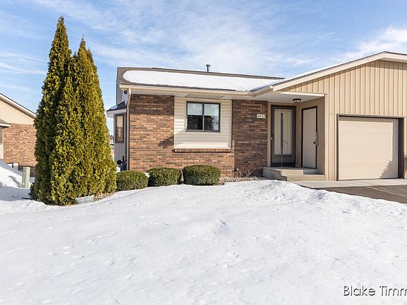 2nd image of 6652 Waterbury Ln SW