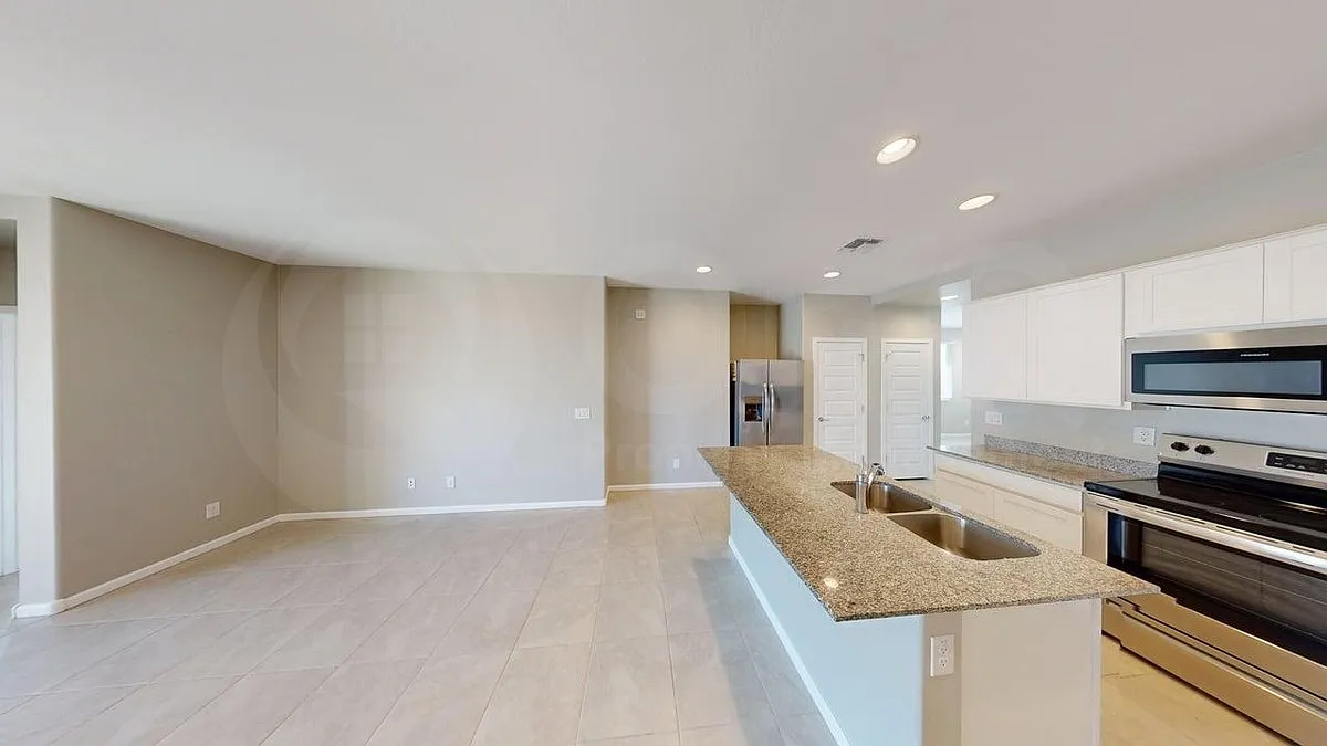 3 bed, 2.0 bath, 1594 sqft, $1,699 — Photo 3