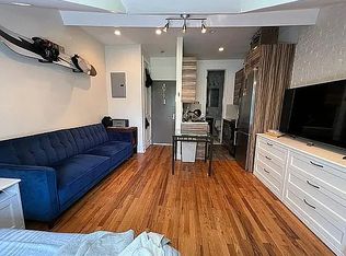 412 W 22nd St APT 5R, New York, NY 10011