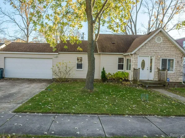36 Vermont Dr, Troy, MI 48083