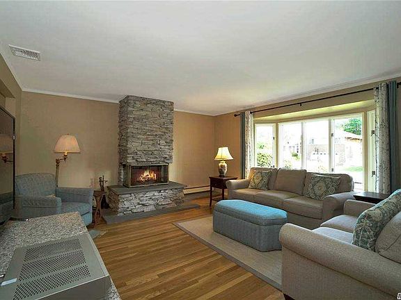 2nd image of 737 Boelsen Dr