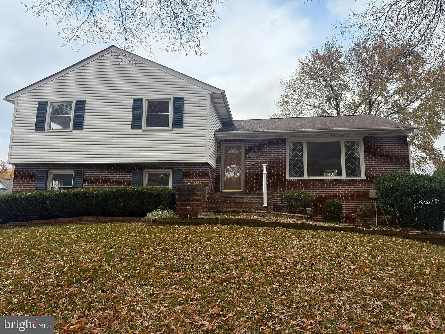 6 bed, 3.0 bath, 2875 sqft, $3,400 — Photo 1