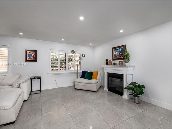 2nd image of 1241 La Mancha Ave