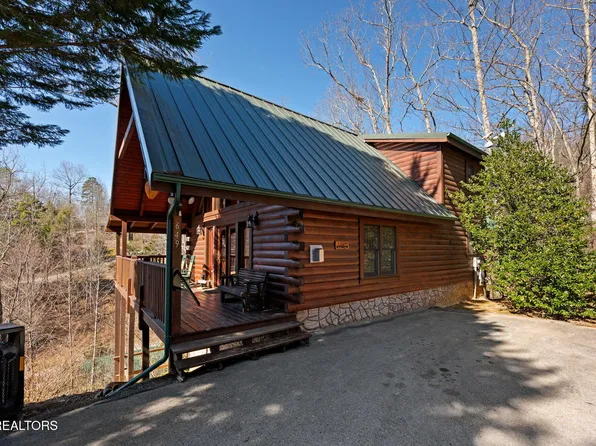 649 Cub Path Way, Gatlinburg, TN 37738