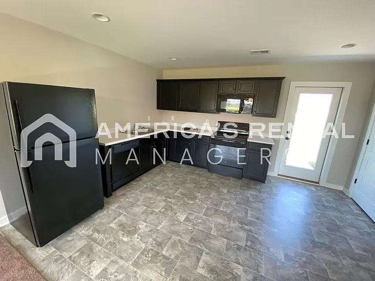 145 Sunlight Cir — Photo 5
