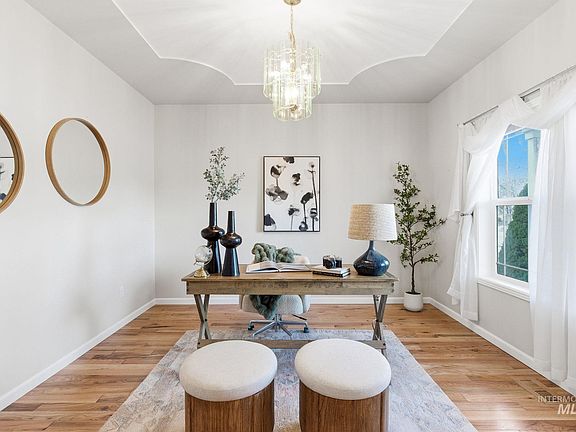 4th image of 677 E Halpin Dr