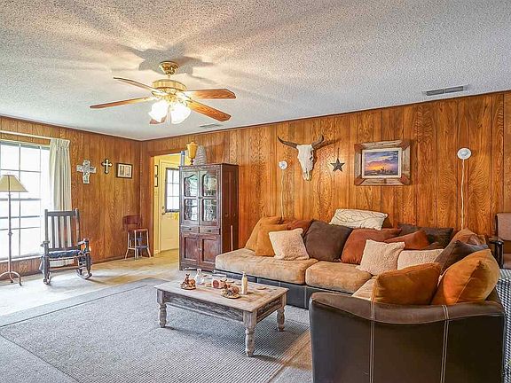 5th image of 718 Joel Dr
