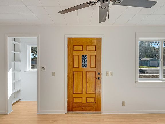 4th image of 281 N Peach St