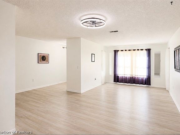 4th image of 4120 Bianca St