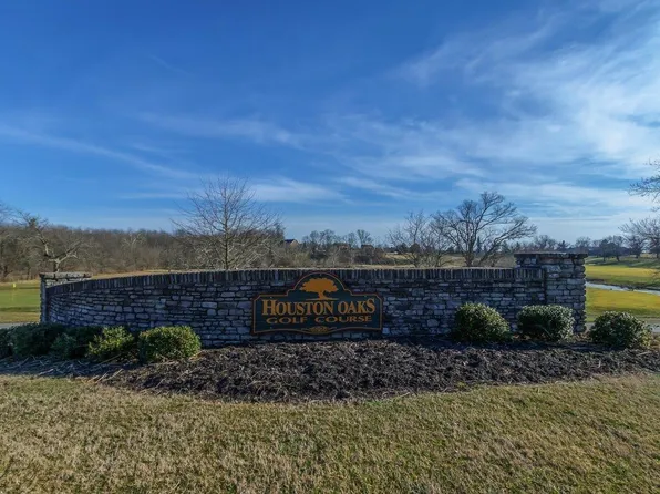 412 Houston Oaks Dr, Paris, KY 40361
