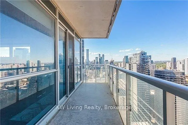 386 Yonge St #3702 — Photo 18
