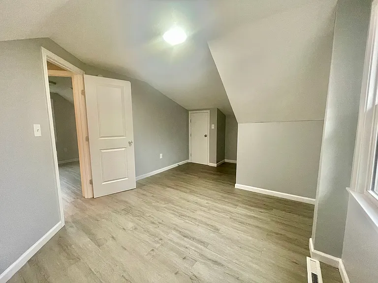 5631 Park Ave — Photo 16