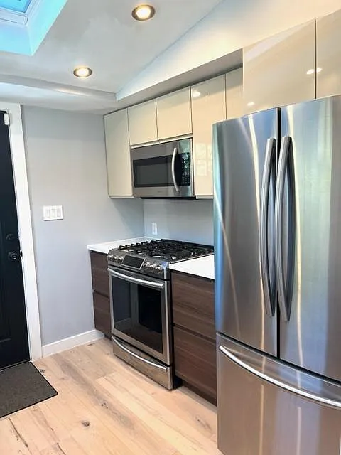 1 bed, 900 sqft, $2,000 — Photo 4