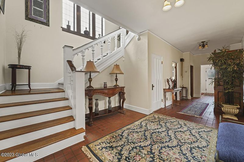 5th image of 41 Grant Avenue