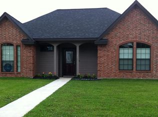 141 Silverbell Cir, Lake Jackson, TX 77566