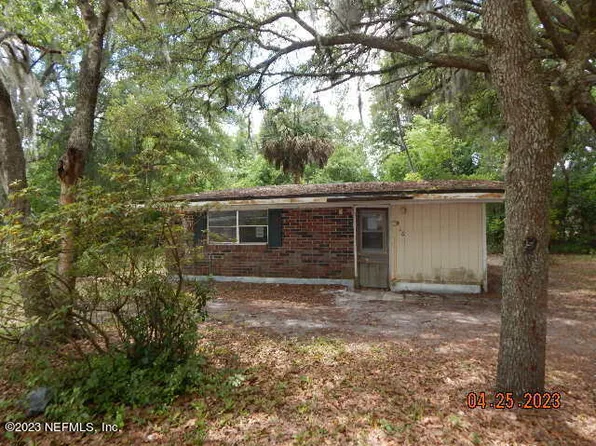416 W 8TH Avenue, Macclenny, FL 32063