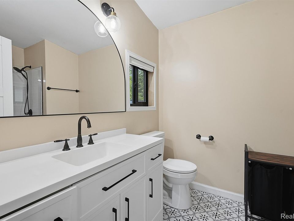 41824 Riggs Rd, photo 11