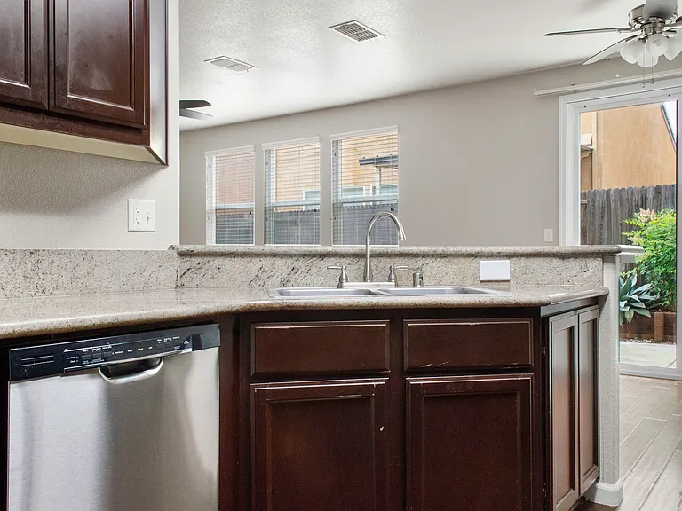 3249 Torrance Ave — Photo 9