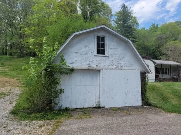299 Mulberry Ave, Pomeroy, OH 45769