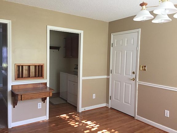 Eating area/door to the garage/laundry room