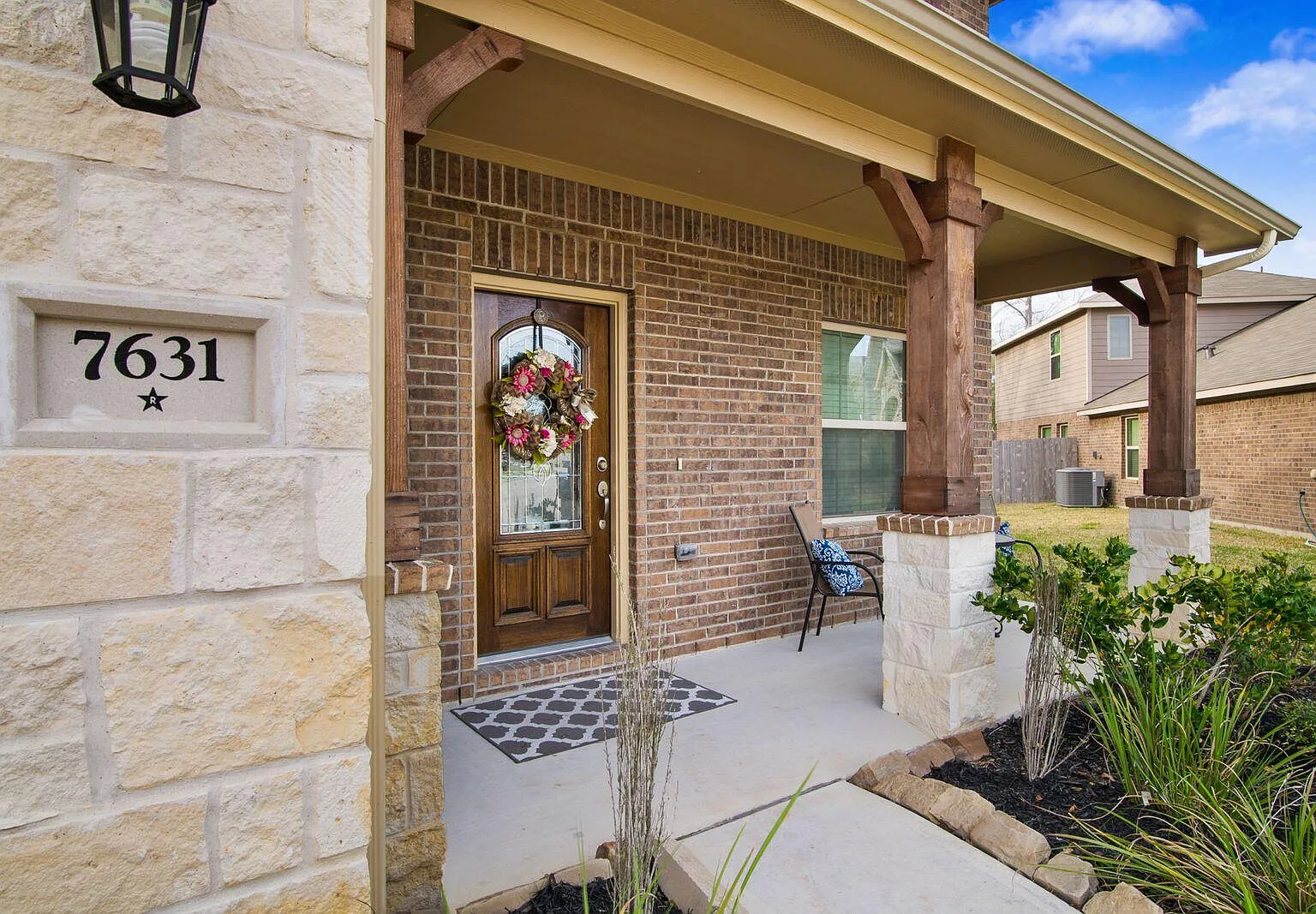5 bed, 3.5 bath, 3062 sqft, $3,100 — Photo 2
