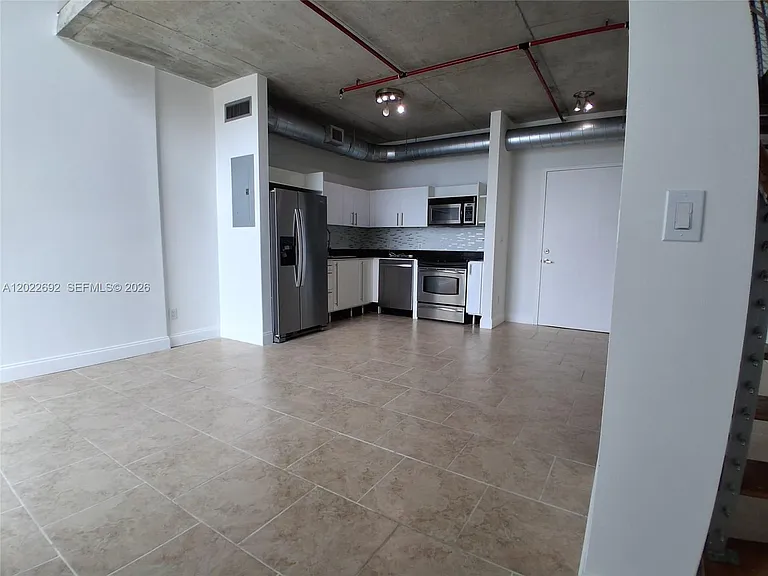 690 SW 1st Ct #Penthouse I19 — Photo 6