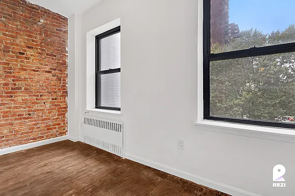 Rented by REZI | media 15