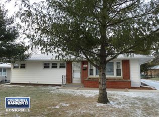 916 E 8th St, Lockport, IL 60441