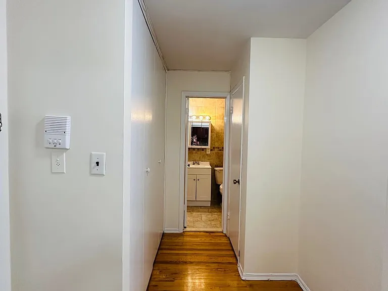 34 E 32nd St #C3 — Photo 9