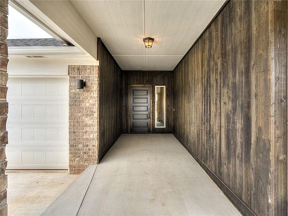 4th image of 416 Vista Dr