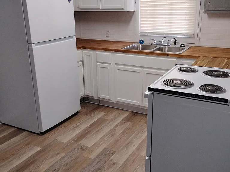 106 N 20th Ave #C — Photo 2