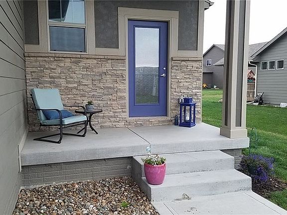 3rd image of 735 NE Bowman Dr