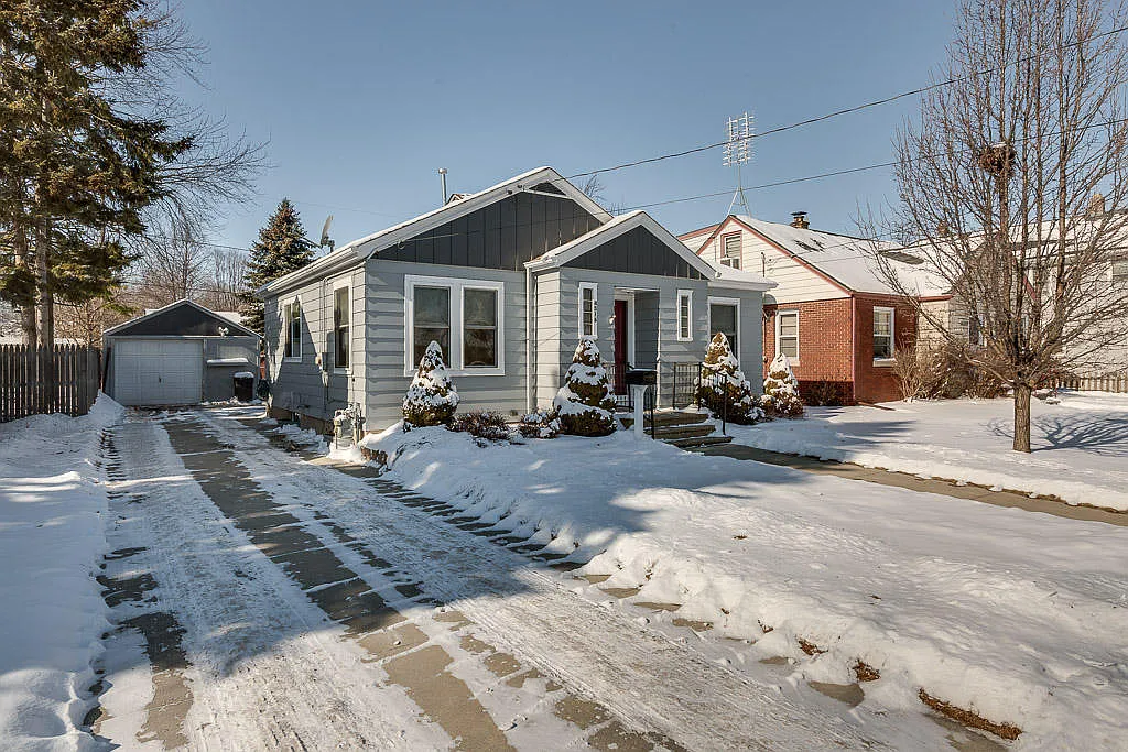 4516 24th Ave photo 1